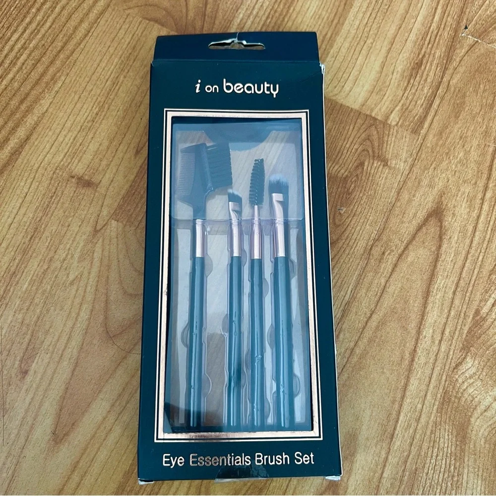 Eye essential brush set